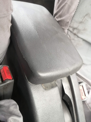 Бардачок между сидений, MITSUBISHI, LANCER, CB3A, 4G91, 1992