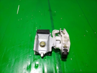 Крепление стекла двери, FORD, FOCUS, DNW, Ford Zetec 2.0, 2002