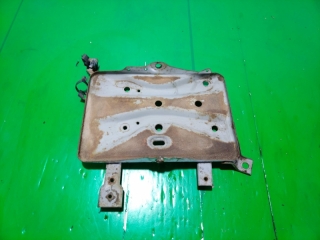 Подставка под аккумулятор, NISSAN, CEFIRO, A32, VQ20DE, 1994