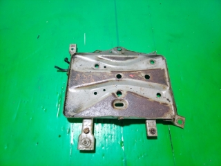 Подставка под аккумулятор, NISSAN, CEFIRO, A32, VQ20DE, 1998