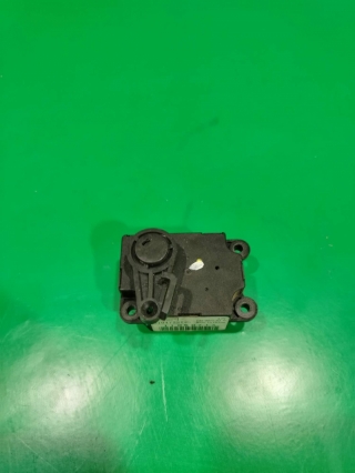 Мотор заслонки отопителя