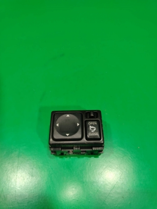 Кнопка управления зеркалами