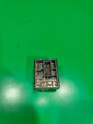 Кнопка управления зеркалами