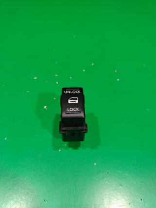 Кнопка блокировки дверей