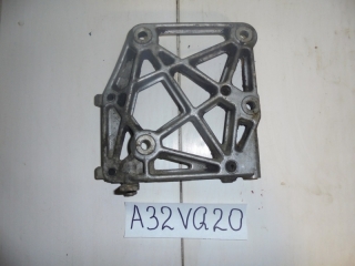 Крепление компрессора кондиционера, NISSAN, CEFIRO, A32, VQ20DE, 1994