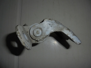 Петля двери