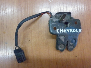 Замок крышки багажника