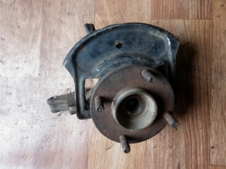 Кулак поворотный