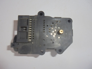 Мотор заслонки отопителя