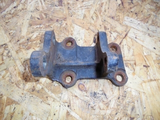 Крепление опоры двигателя