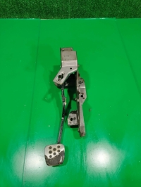 Педаль тормоза