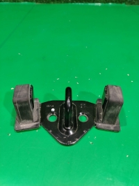 Скоба замка двери багажника