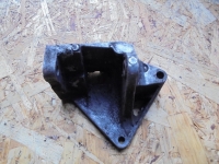 Крепление опоры двигателя